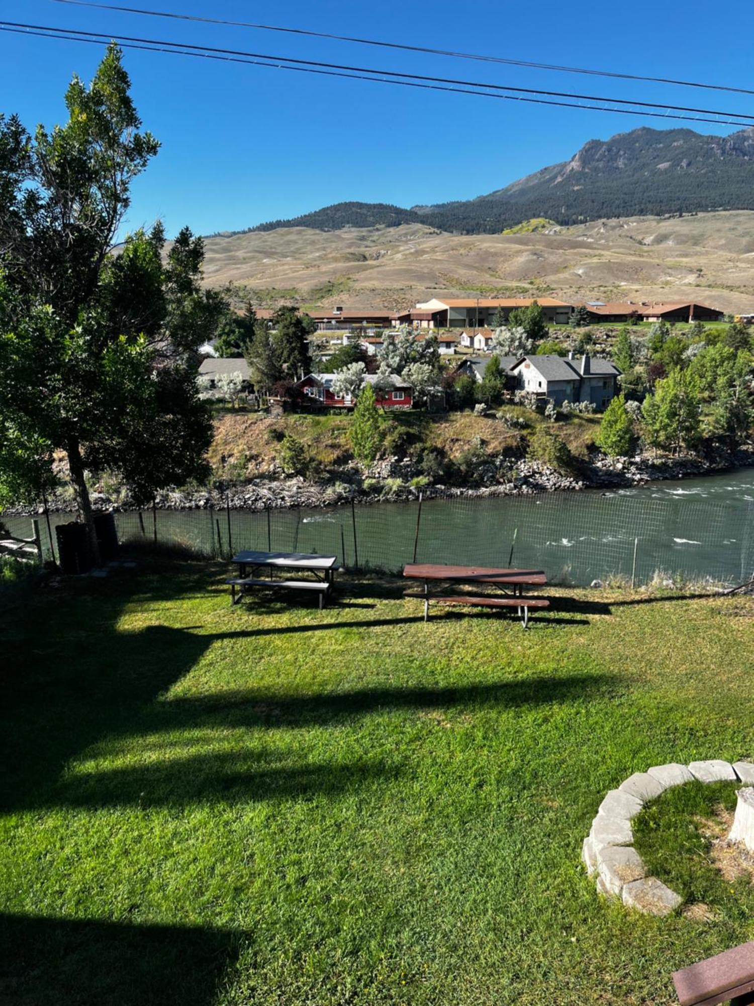 Parkway Yellowstone Riverside Studio #6 جاردينر المظهر الخارجي الصورة